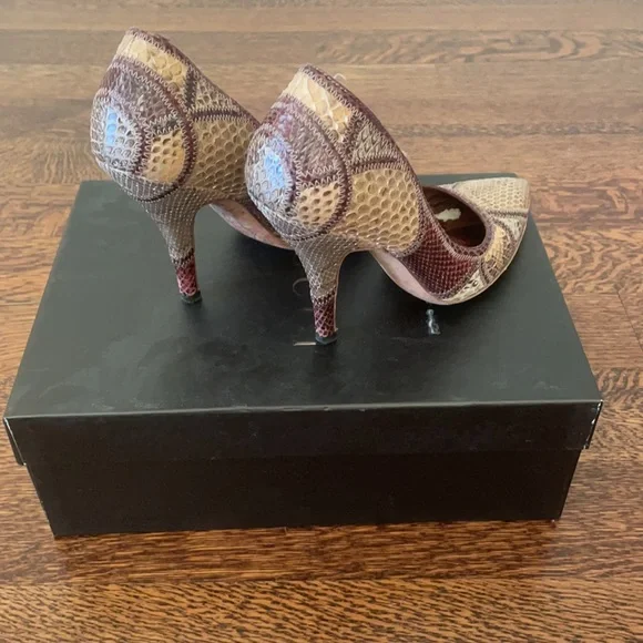 Gucci Python Pumps - Picture 3 of 7